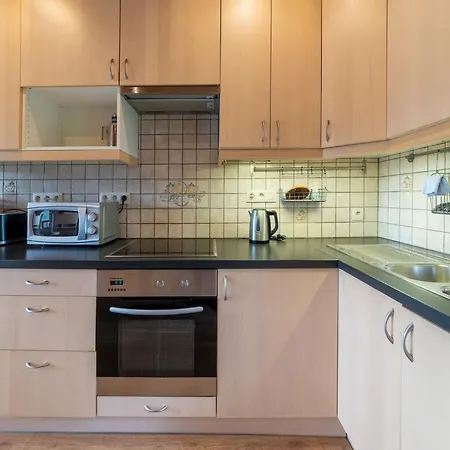 Cozy Family In Villa