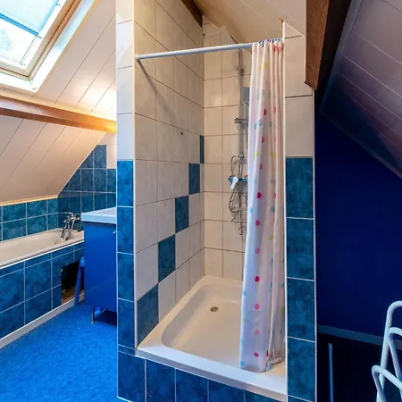 Cozy Family In Érezée