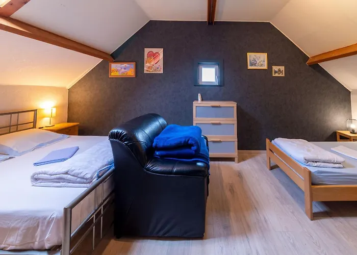 Cozy Family In * Érezée